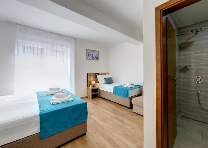 ゲストハウス Floris 3*