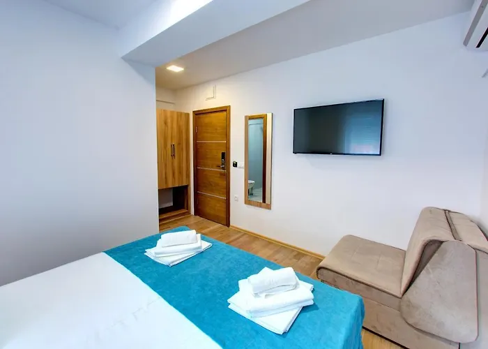 ゲストハウス Floris